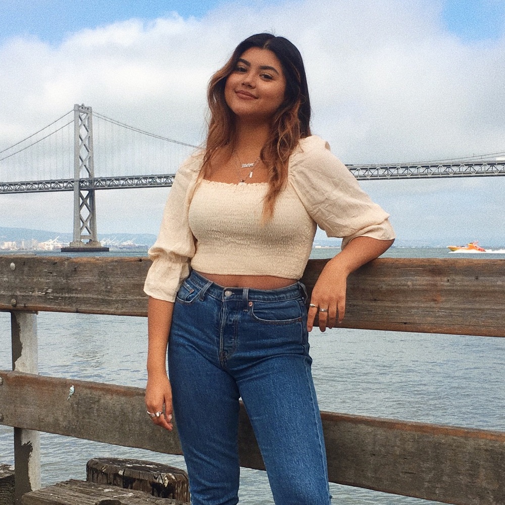 puffy shoulder top